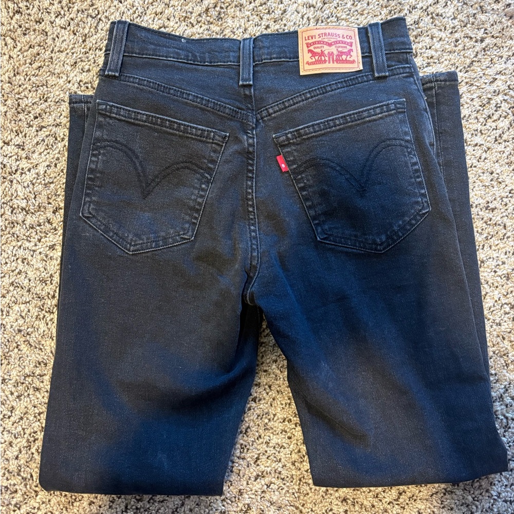Levi's Women's Straight Leg Jeans in Black